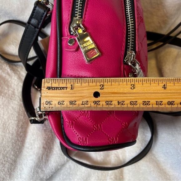 BNWT Steve Madden: Fushia Mini Backpack. - Picture 13 of 14